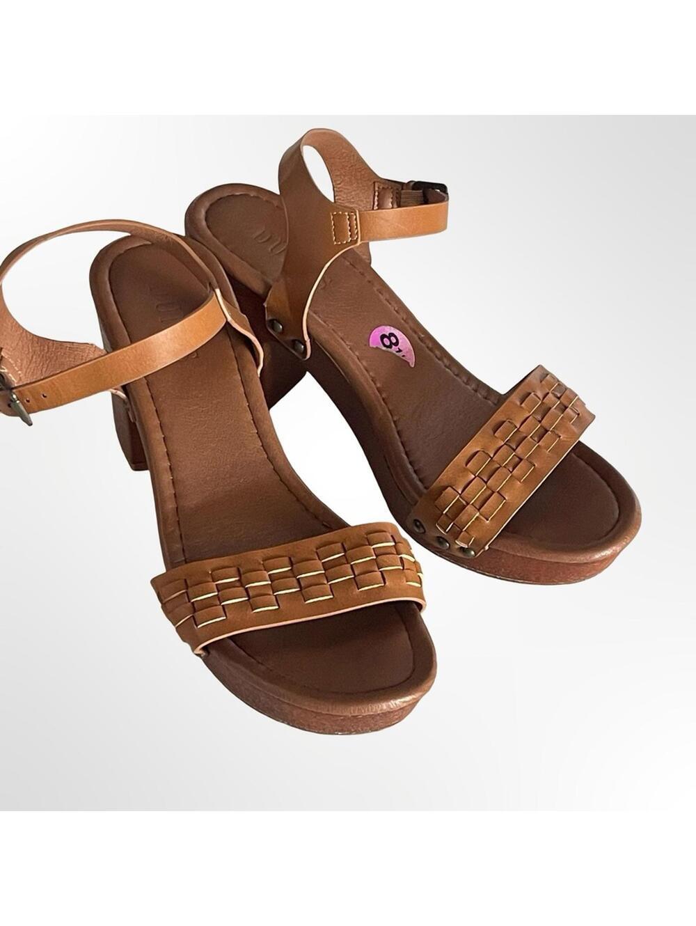 Dunes Women’s Tan Woven Front Ankle-Strap Sandals - size 8.5